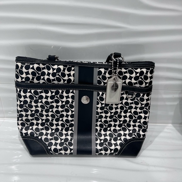 Authentic Coach purse, very good used condition. Black and white print. - Picture 2 of 8